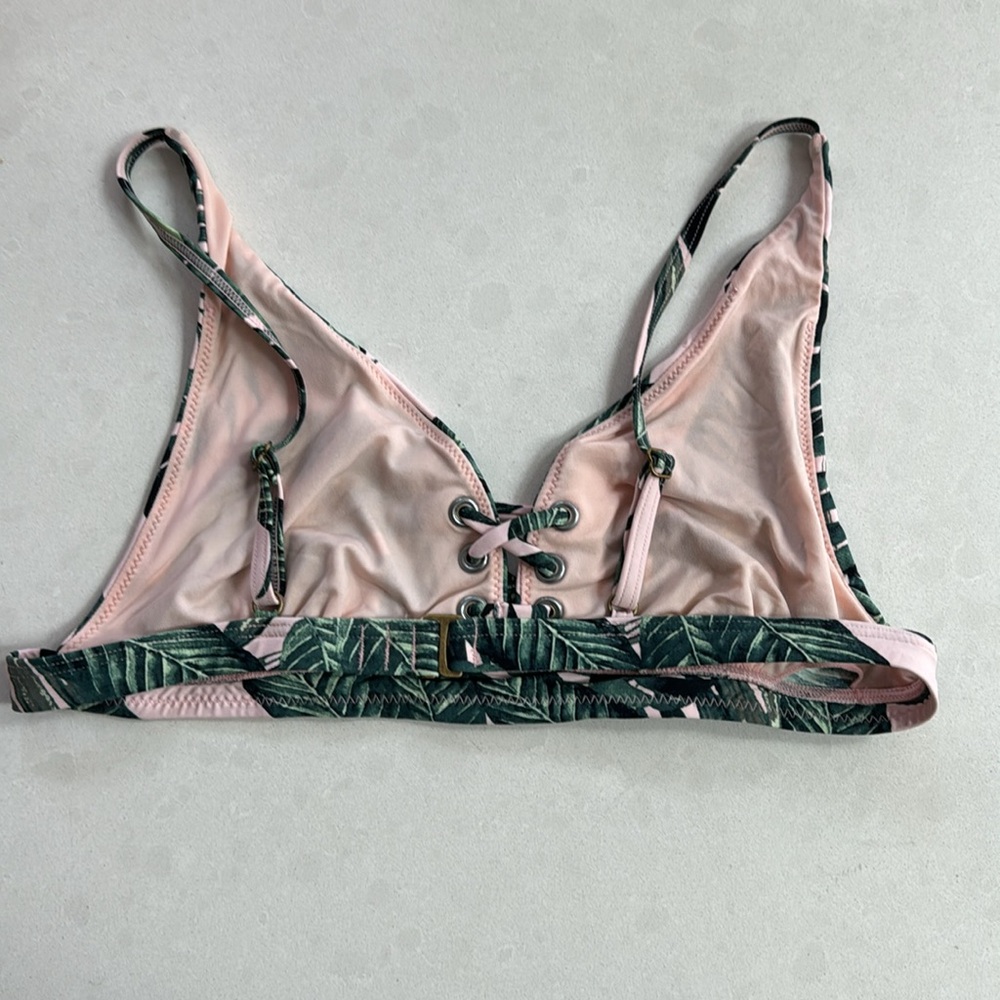 Bikini - Picture 4 of 7